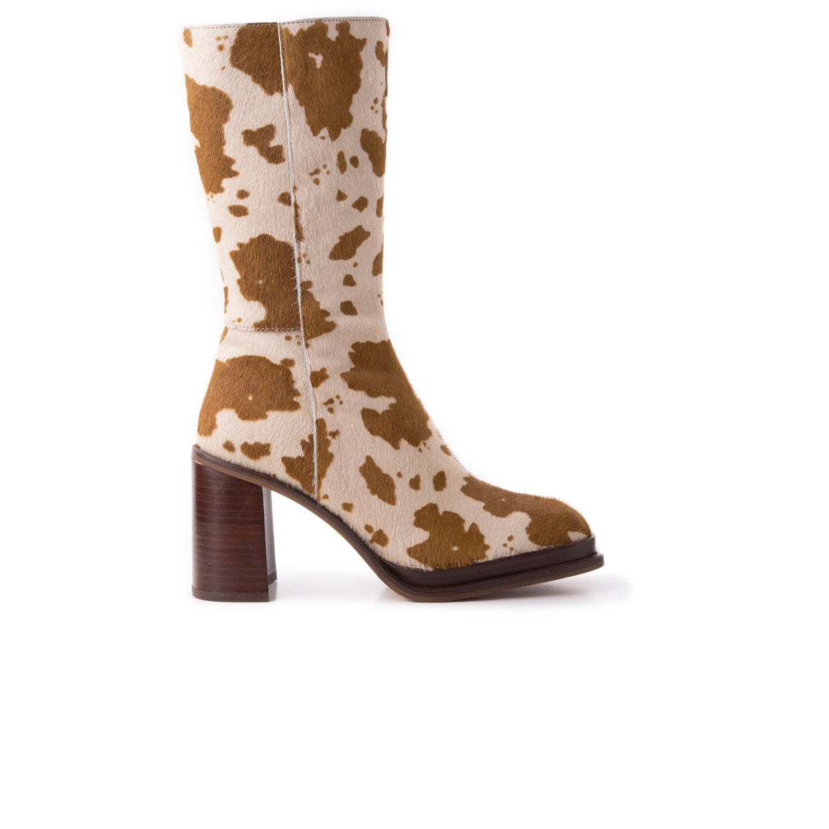 Altona Brown Cow Pony – L'INTERVALLE - Main Image