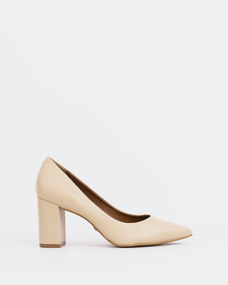 Cream block shop heel court shoes