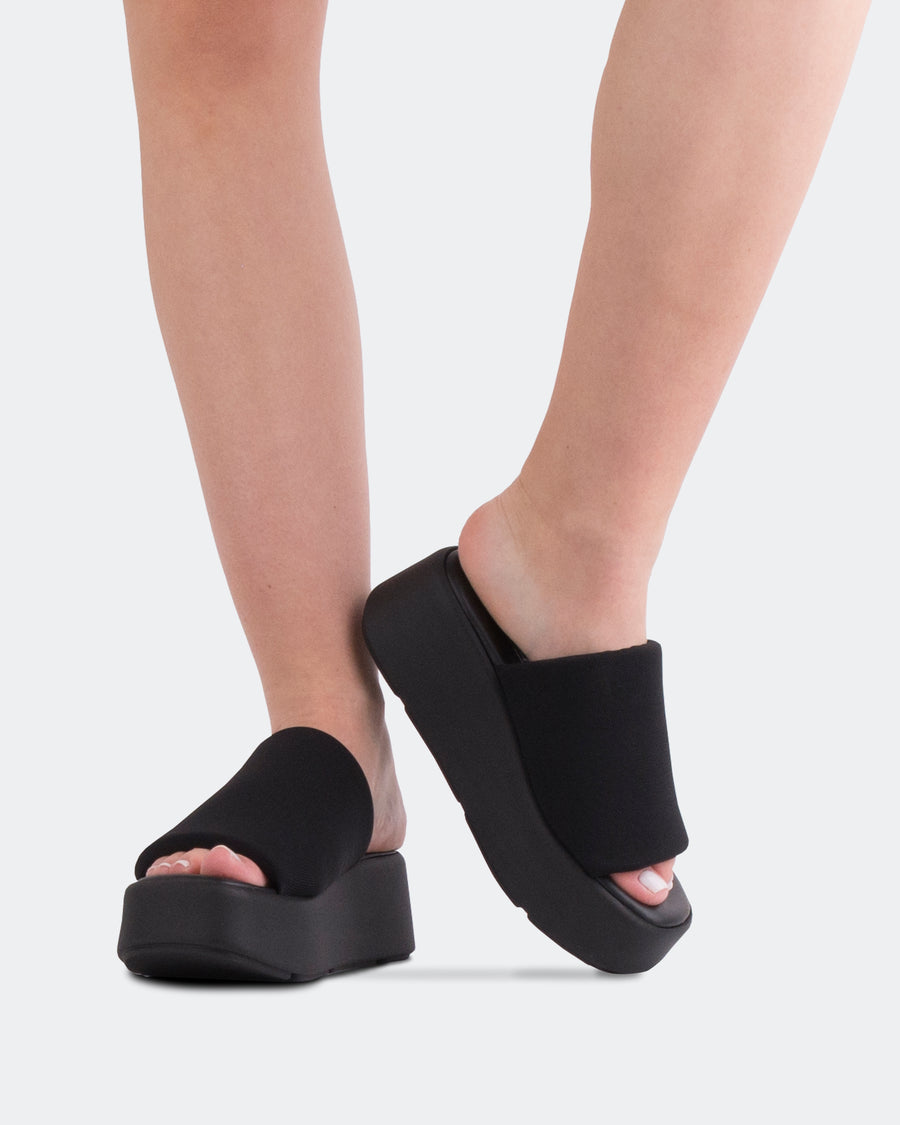 L’INTERVALLE Harlow Women’s Sandals Casual Wedge Black Lycra 
