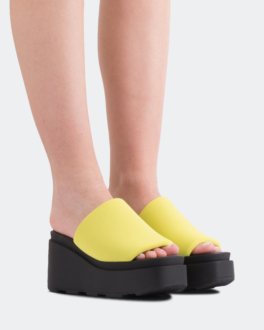 L'INTERVALLE Jenner Women's Sandal Wedge Yellow Lycra