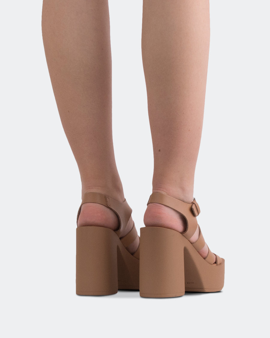 L’INTERVALLE—Women’s Sandals Fisherman Platform Nude Leather 