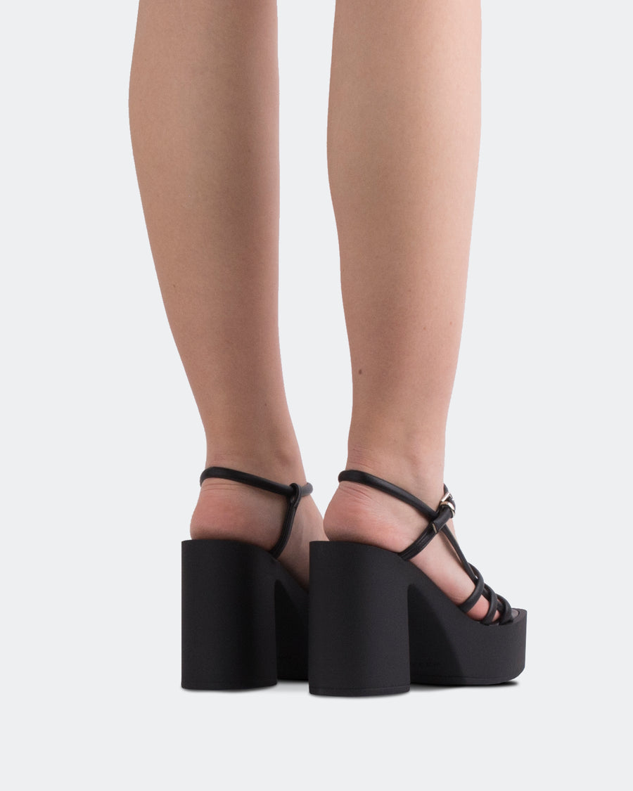 L’INTERVALLE—Women’s Sandals Casual Platform Black Leather 
