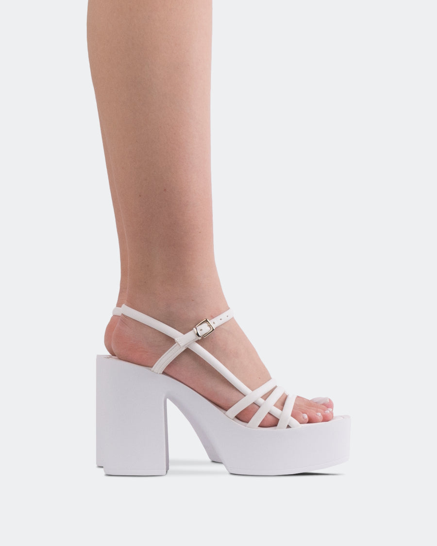 L’INTERVALLE—Women’s Sandals Casual Platform White Leather 