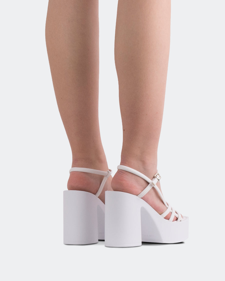 L’INTERVALLE—Women’s Sandals Casual Platform White Leather 
