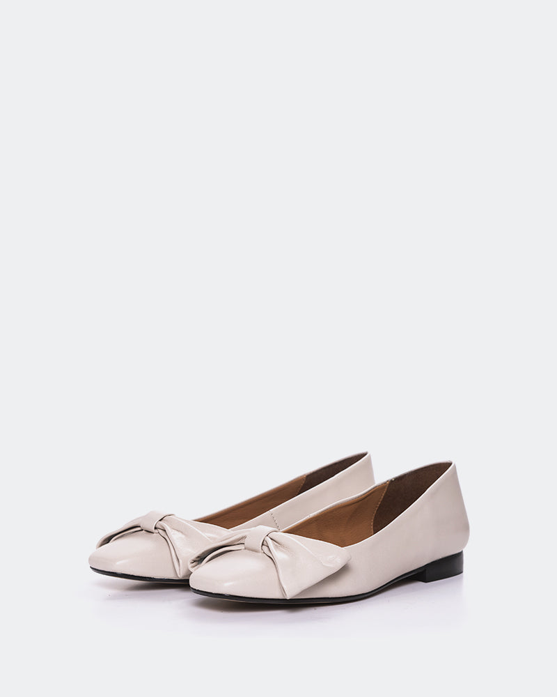 L'INTERVALLE Admiralty Women's Shoe Pumps Off White Leather