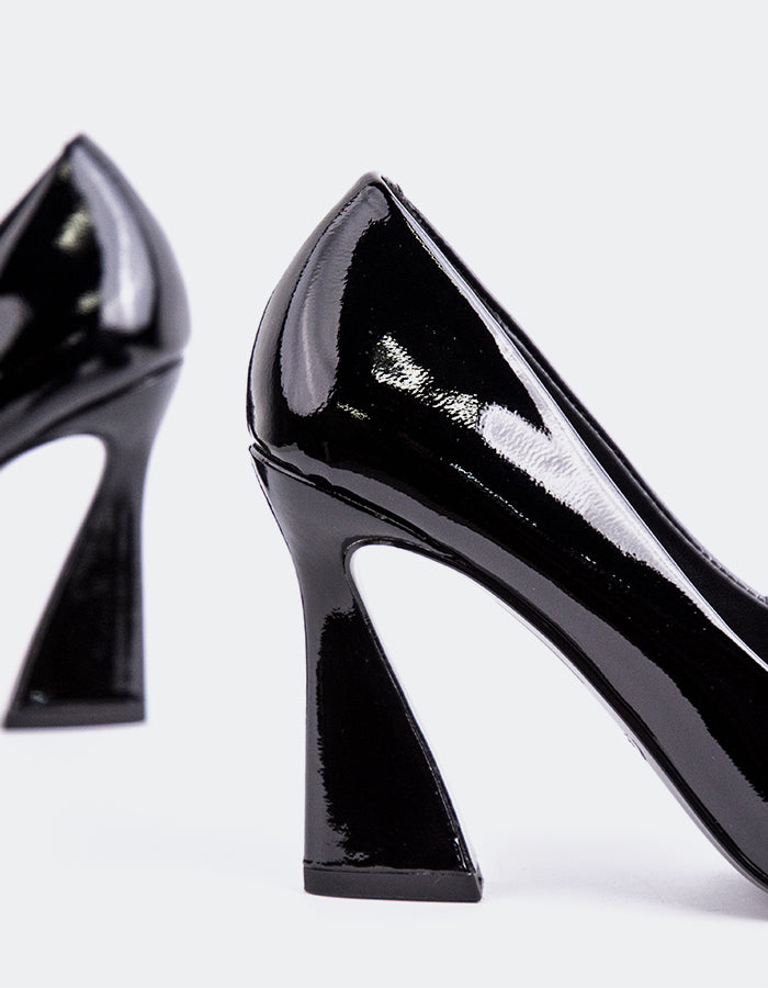 L'INTERVALLE Amanda Chaussures pour femmes Escarpins  à talons hautsNoir Verni