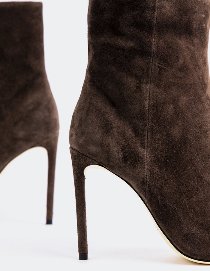 L'INTERVALLE Andie Bottines à talons hauts pour femmes Chocolat Suède