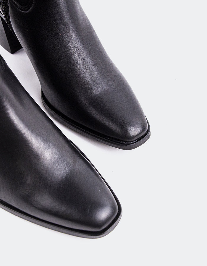 L'INTERVALLE Bryanne Women's Slouchy Tall Boots Black Leather