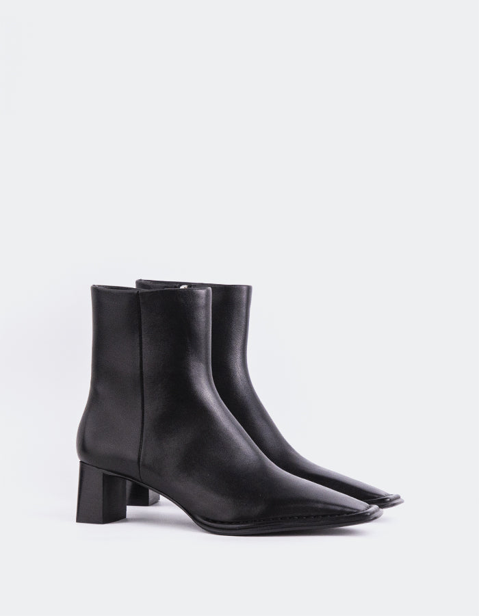 L'INTERVALLE Caelum Bottes pour femmes en cuir Noir