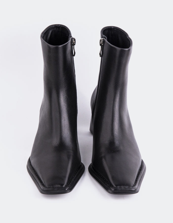 L'INTERVALLE Caelum Bottes pour femmes en cuir Noir