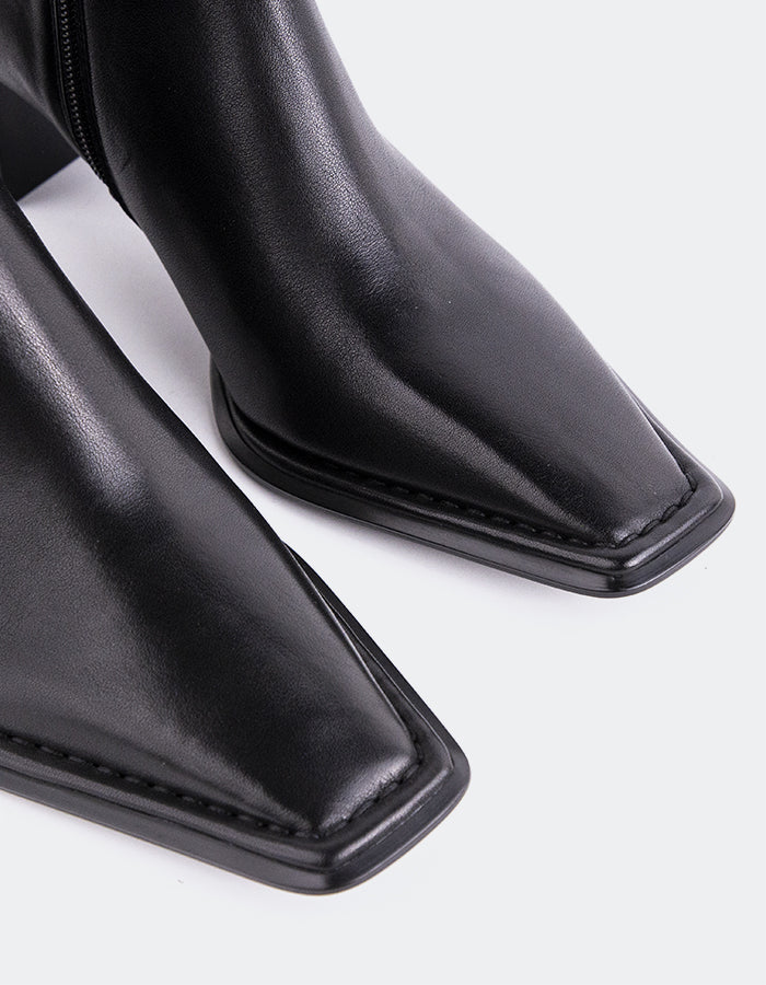 L'INTERVALLE Caelum Bottes pour femmes en cuir Noir