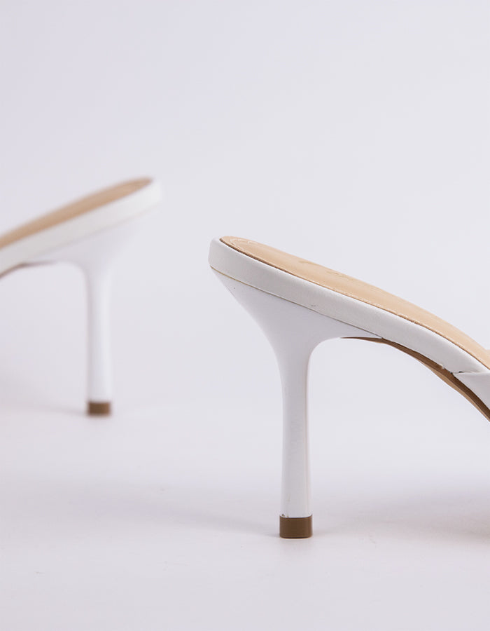 L'INTERVALLE Carys Chaussures mules à talon haut pour femme en cuir blanc
