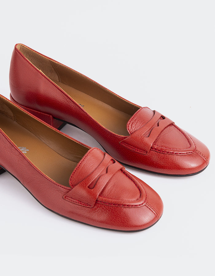 L'INTERVALLE Catrine Femme Loafer Pump Shoe Bordo Leather