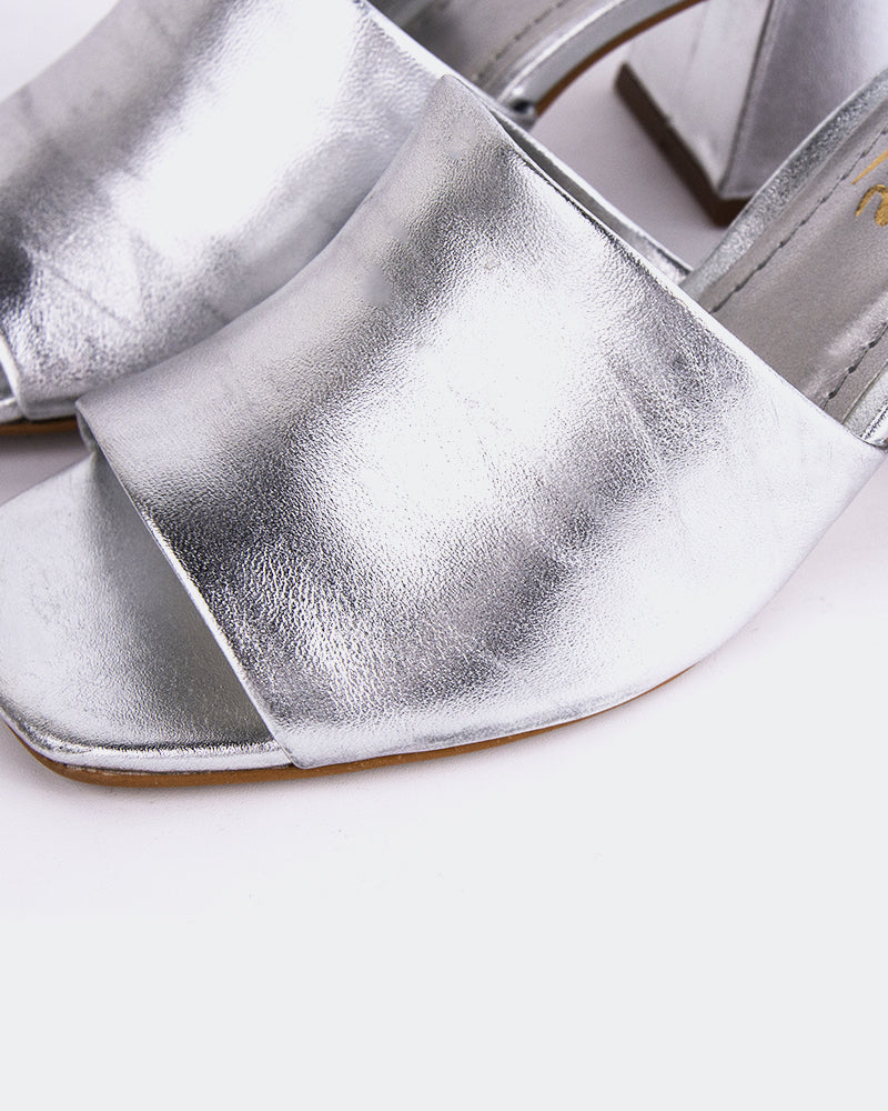 L'INTERVALLE Clarabelle Women's Shoe Mule Sandal Silver Metal