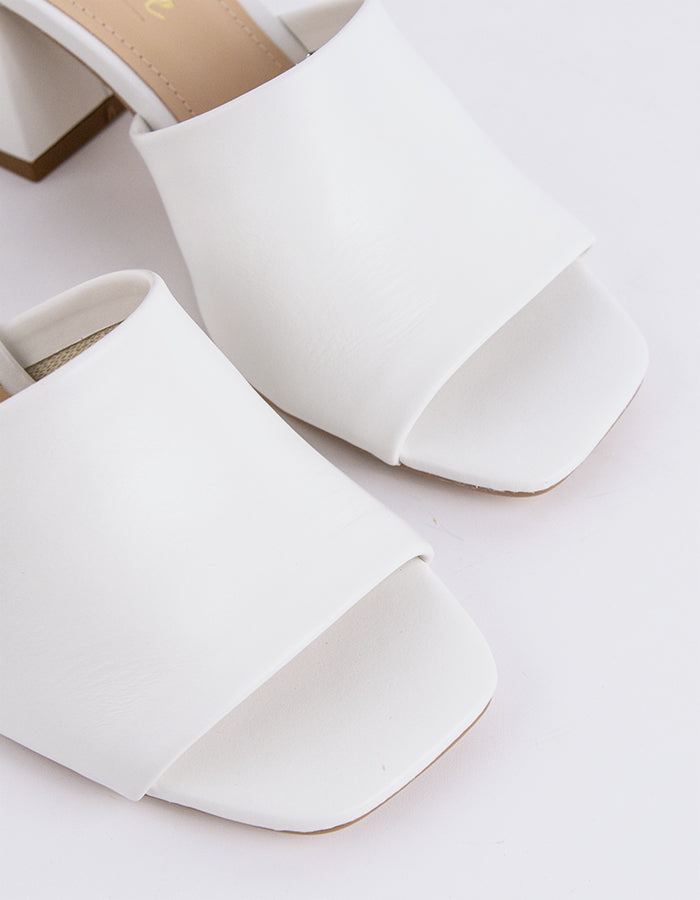 L'INTERVALLE Clarabelle Sandales à mules pour femmes Cuir blanc