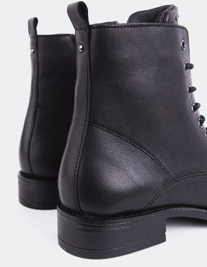 L'INTERVALLE Daiki Bottes à lacets pour femmes Noir Cuir (7139456090192)