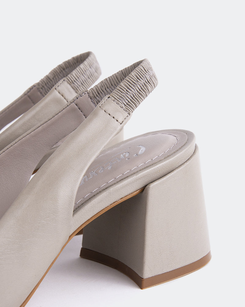 L'INTERVALLE Dalida Chaussures pour femmes Escarpins à Bride Arrière Cuir gris