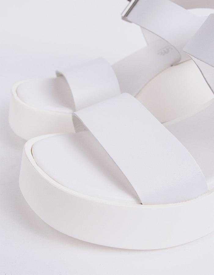 L'INTERVALLE Dear Women's Platform Wedge Sandal White Leather