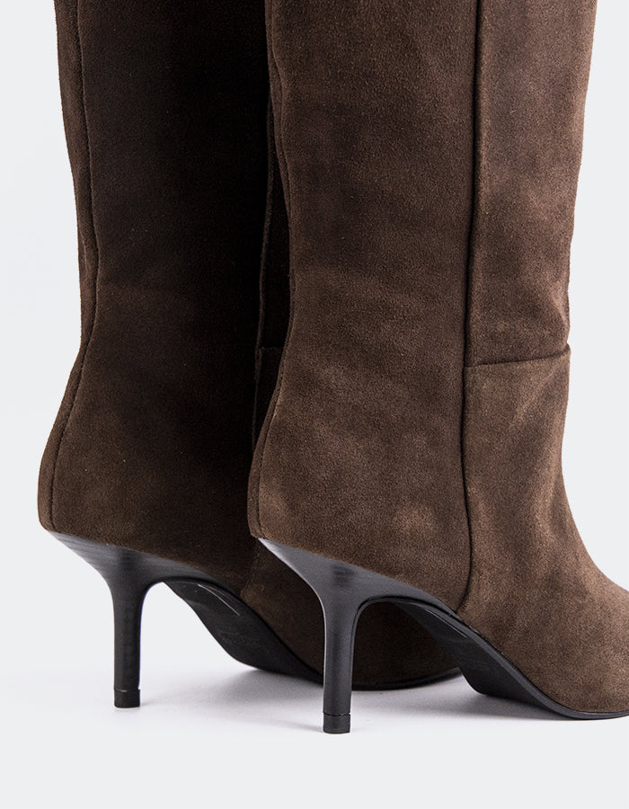 L'INTERVALLE Derry Bottes hautes à talons hauts pour femmes Chocolat Suède