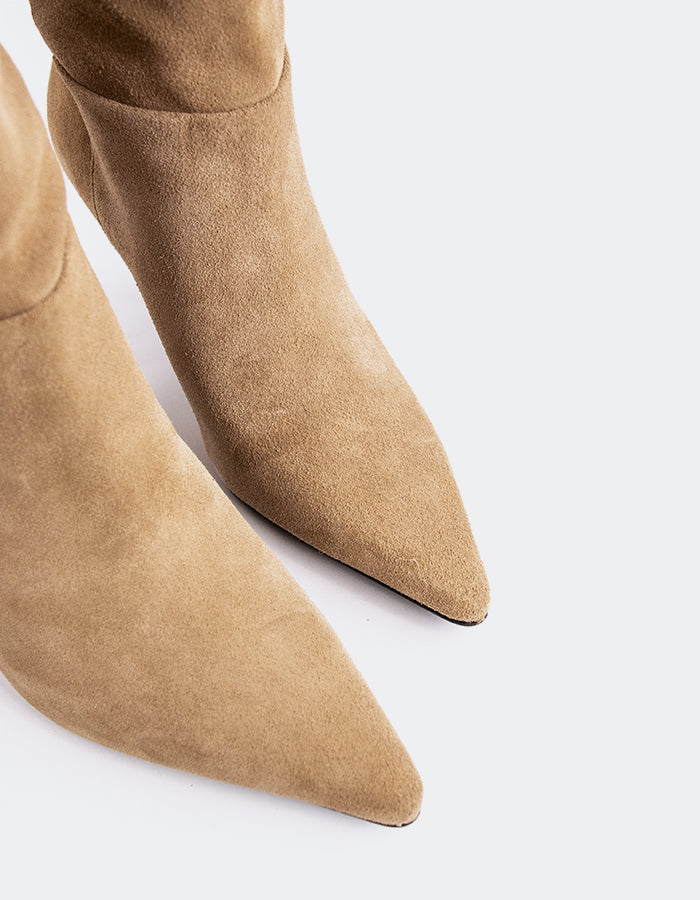 L'INTERVALLE Derry Bottes hautes à talons hauts pour femmes Amande Suède