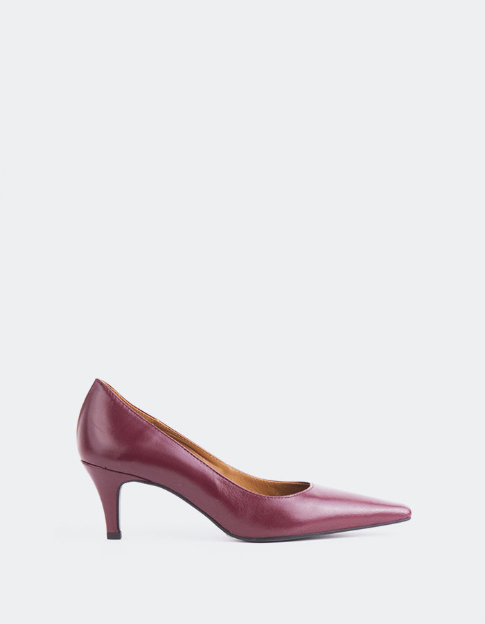 L'INTERVALLE Edzell Women's Kitten Heel Pumps Burgundy Leather