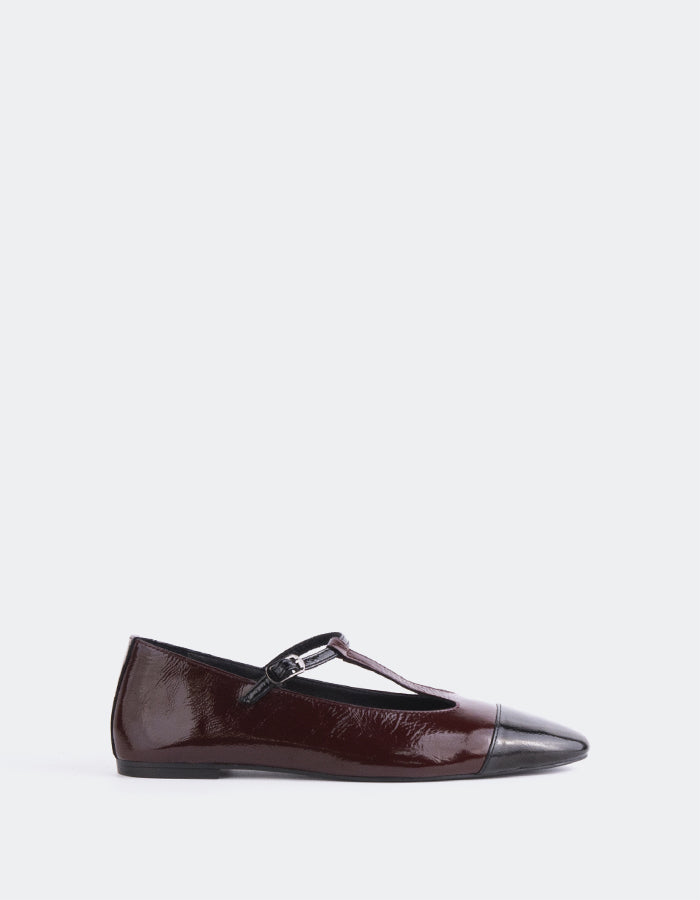 L'INTERVALLE Elara Women's Mary -Jane Flat Shoe Burgundy Patent Leather