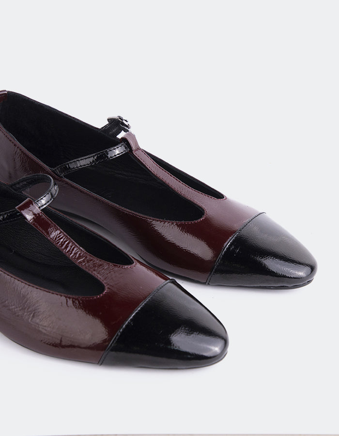 L'INTERVALLE Elara Women's Mary -Jane Flat Shoe Burgundy Patent Leather