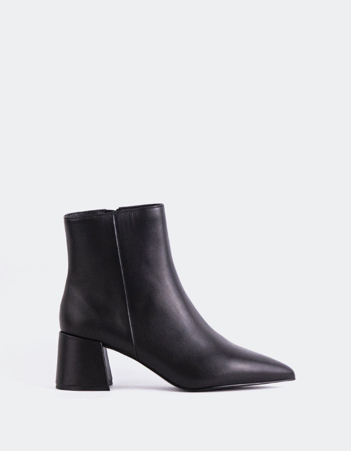 L'INTERVALLE Eugenie Bottines pour femmes Cuir Noir