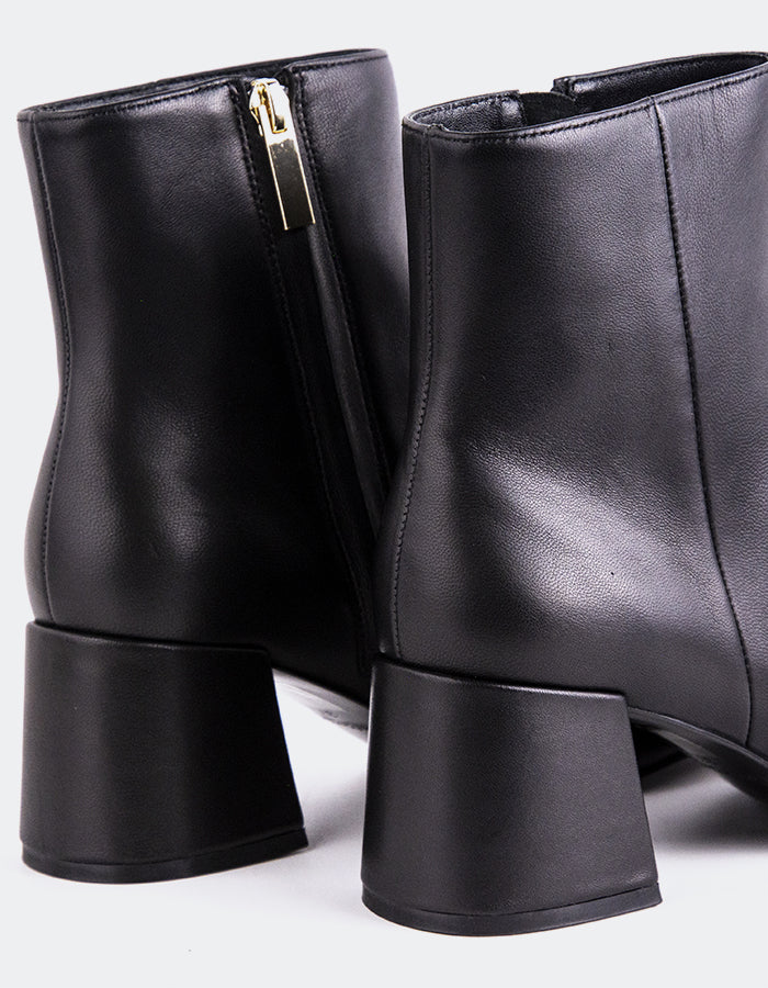 L'INTERVALLE Eugenie Bottines pour femmes Cuir Noir