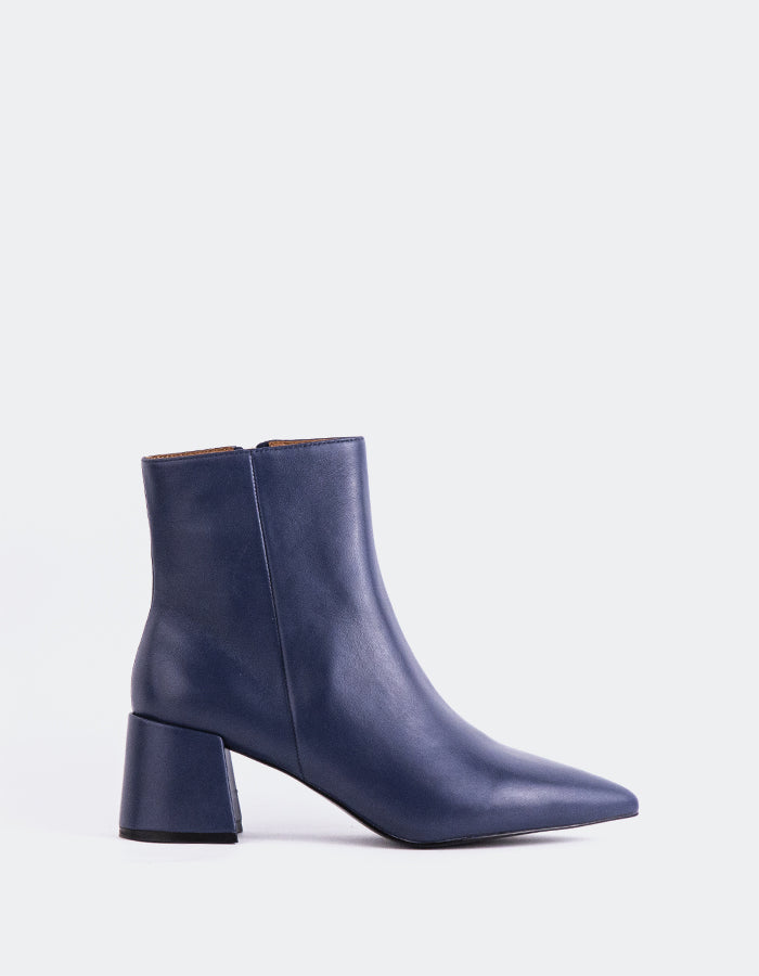 L'INTERVALLE Eugenie Bottines pour femmes Cuir marine