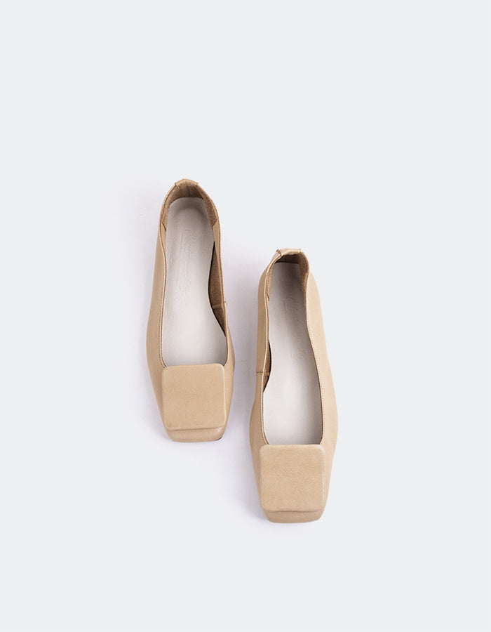 L'INTERVALLE Ferron Women's Ballerina Flat Shoe Camel Leather
