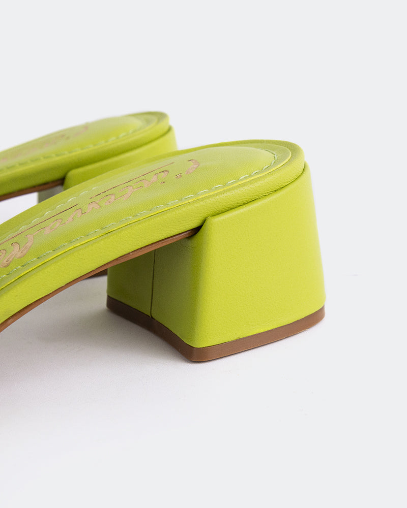 L'INTERVALLE Fortunata Chaussure Mule Sandale Femme Pâle Vert  Cuir