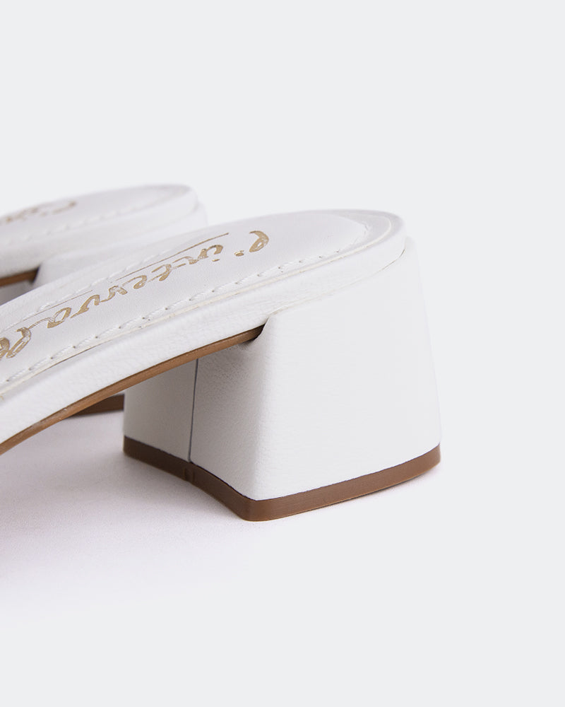 L'INTERVALLE Fortunata Chaussures Mule Sandales en cuir blanc pour femmes