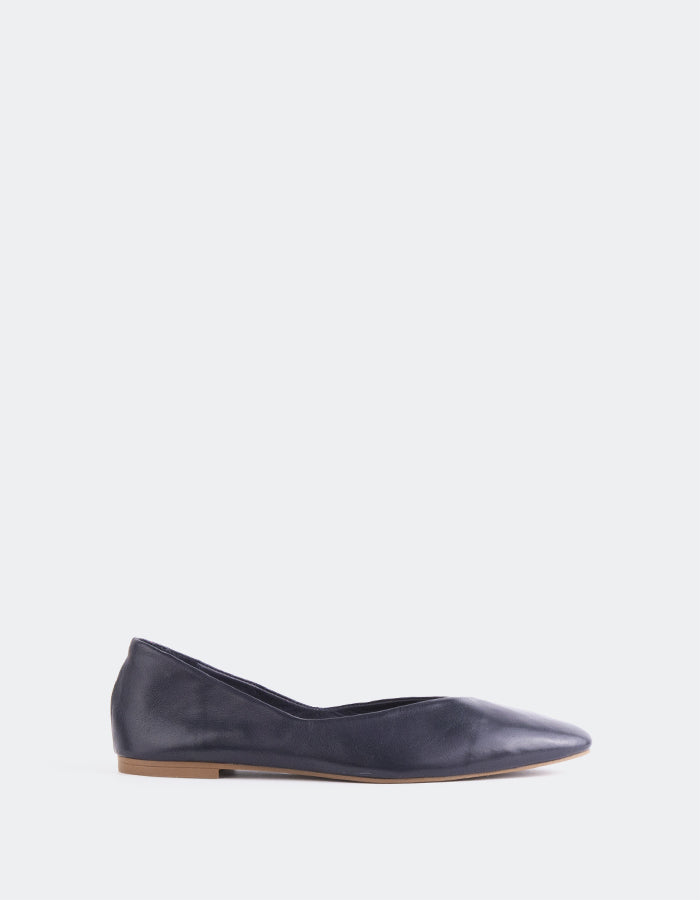 L'INTERVALLE Glissandra Women's Ballet Flats Navy Leather