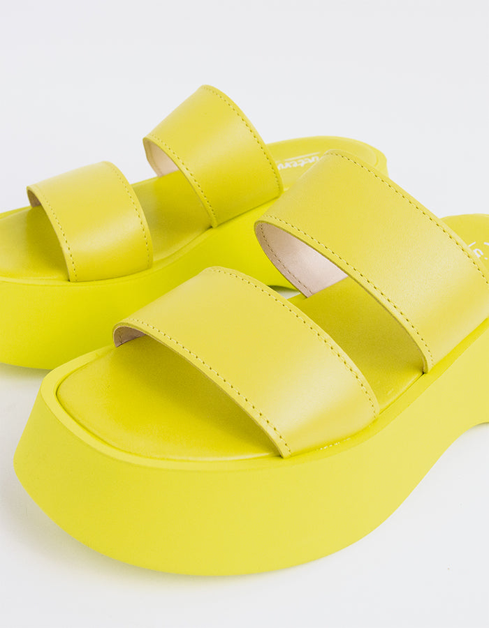 L'INTERVALLE Happy Women's Mule Plateforme Wedge Sandal Jaune Leather