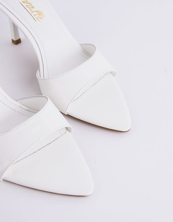 L'INTERVALLE Hedel Femmes Mule Sandales Blanc Cassé Verni