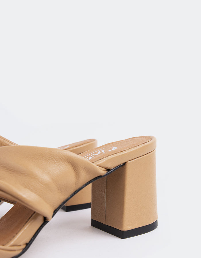 L'INTERVALLE Hester Women's Sandal Mules Camel Leather