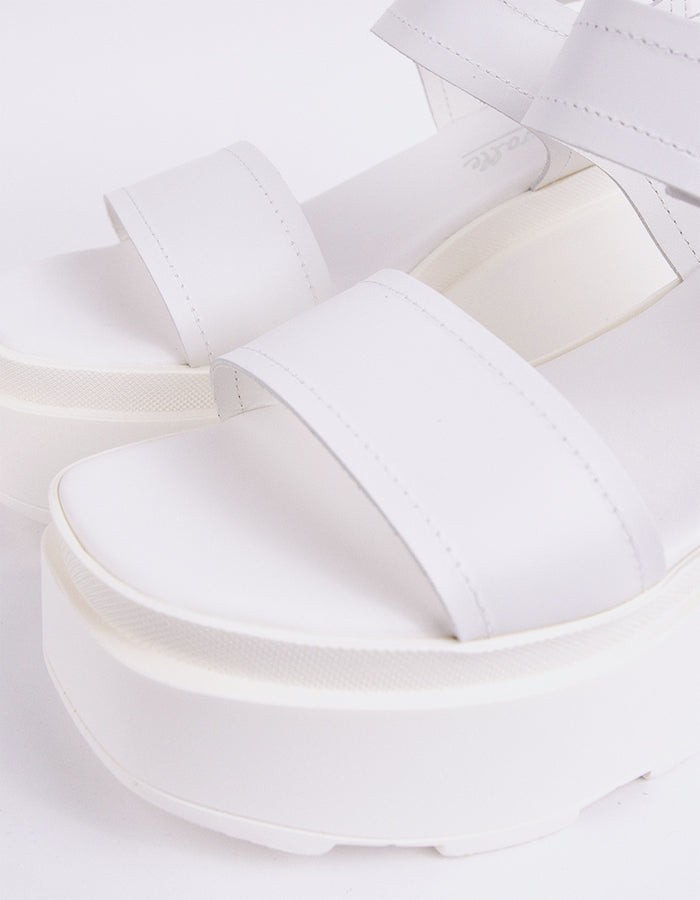 L'INTERVALLE Ideal Women's Platform Wedge Sandal White Leather