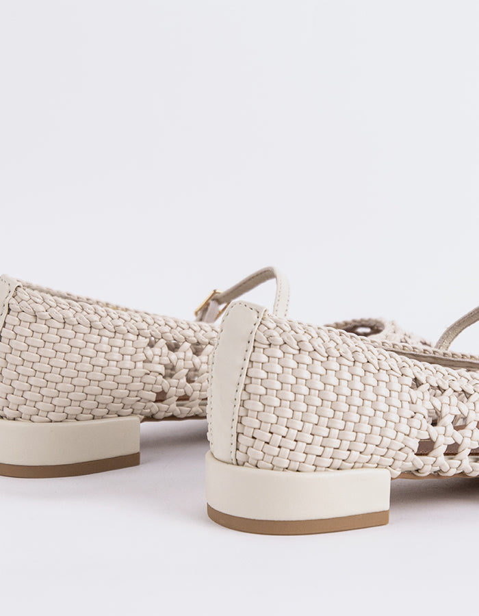 L'INTERVALLE Izaro Femmes Mary Jane Chaussures plates Blanc Cassé Woven
