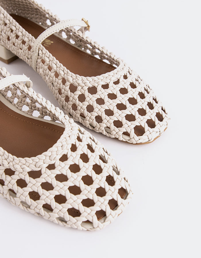 L'INTERVALLE Izaro Femmes Mary Jane Chaussures plates Blanc Cassé Woven