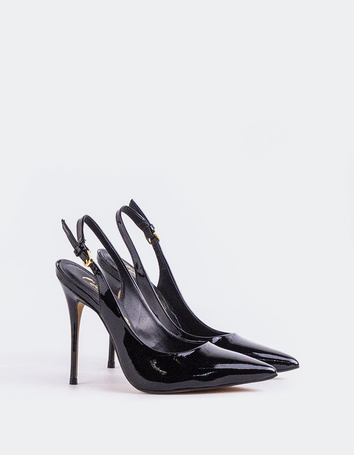 Escarpin élégant avec lanière ouverte au dos
Cet escarpin présente un design remarquable qui allie élégance et modernité. Avec son dos ouvert et sa bride réglable, il offre un ajustement sûr et confortable tout en permettant une silhouette chic et aérée. Le talon surélevé ajoute une touche de sophistication, ce qui en fait le choix idéal pour les soirées ou les occasions spéciales. Qu'il soit associé à une robe élégante ou à un pantalon de tailleur, cet escarpin allie sans effort style et confort.

Détail(s) : 

Bout pointu
Escarpins à Bride Arrière
