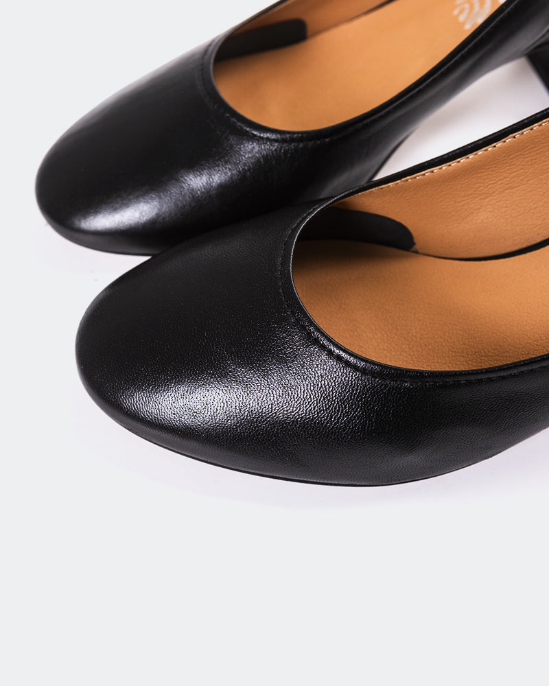 L'INTERVALLE Jarotes Women's Shoe Slingback Black Leather