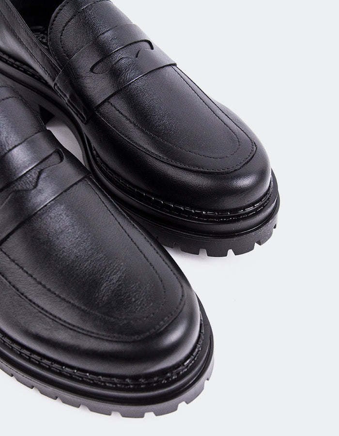 L'INTERVALLE Jayvie Women's Penny Loafers Black Leather