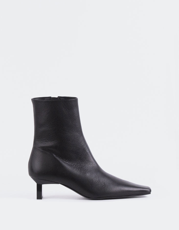 L'INTERVALLE Karylle Women's Ankle Boots Black Leather