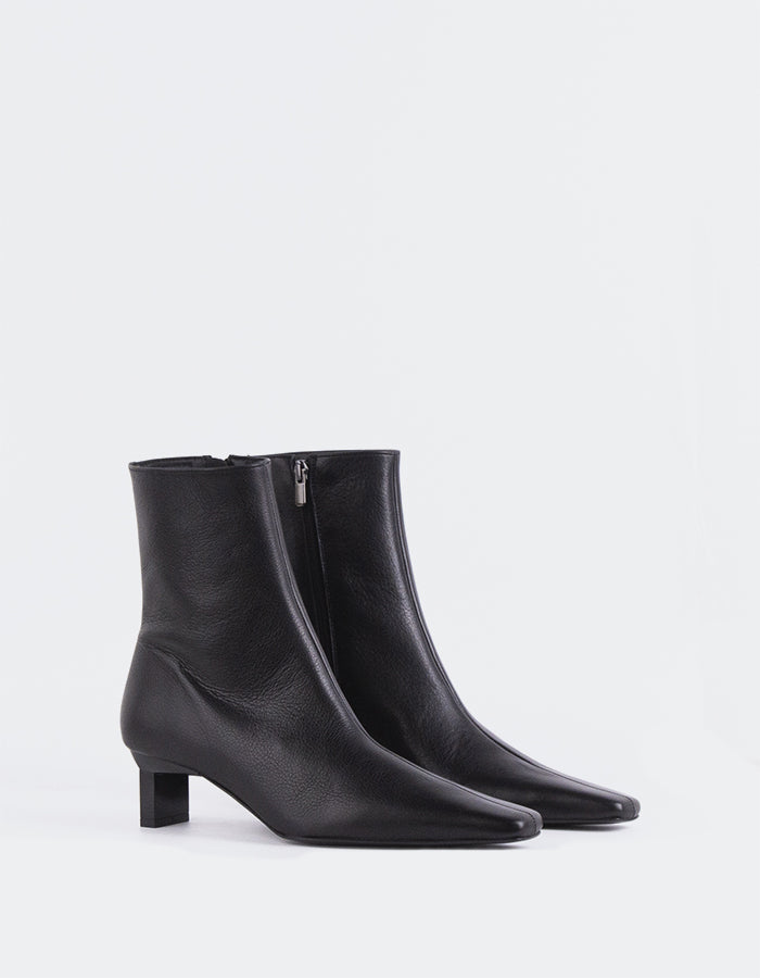 L'INTERVALLE Karylle Women's Ankle Boots Black Leather