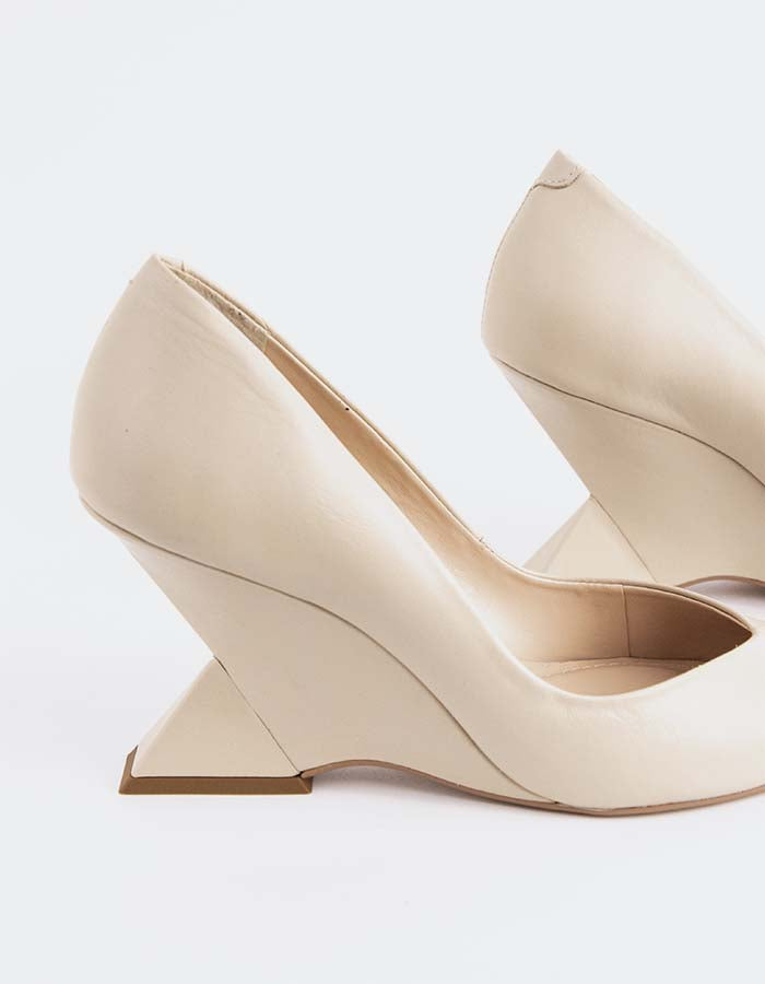 L'INTERVALLE Kressy Femmes Wedge Escarpins Blanc Cassé Leather