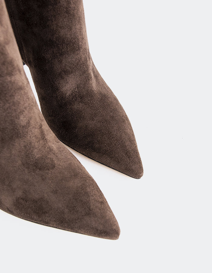 L'INTERVALLE Kyrie Bottes hautes à talons hauts pour femmes Chocolat Suède