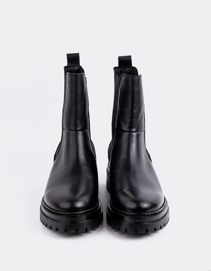 L'INTERVALLE Lavak Women's Chelsea Ankle Boots Black Leather