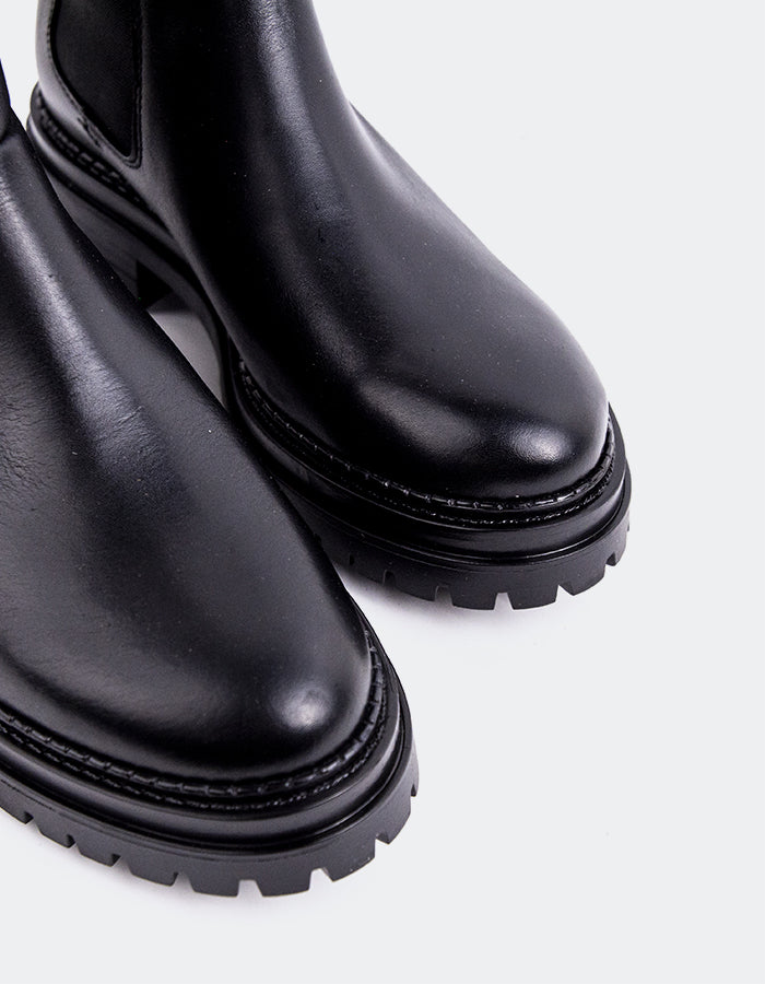 L'INTERVALLE Lavak Women's Chelsea Ankle Boots Black Leather