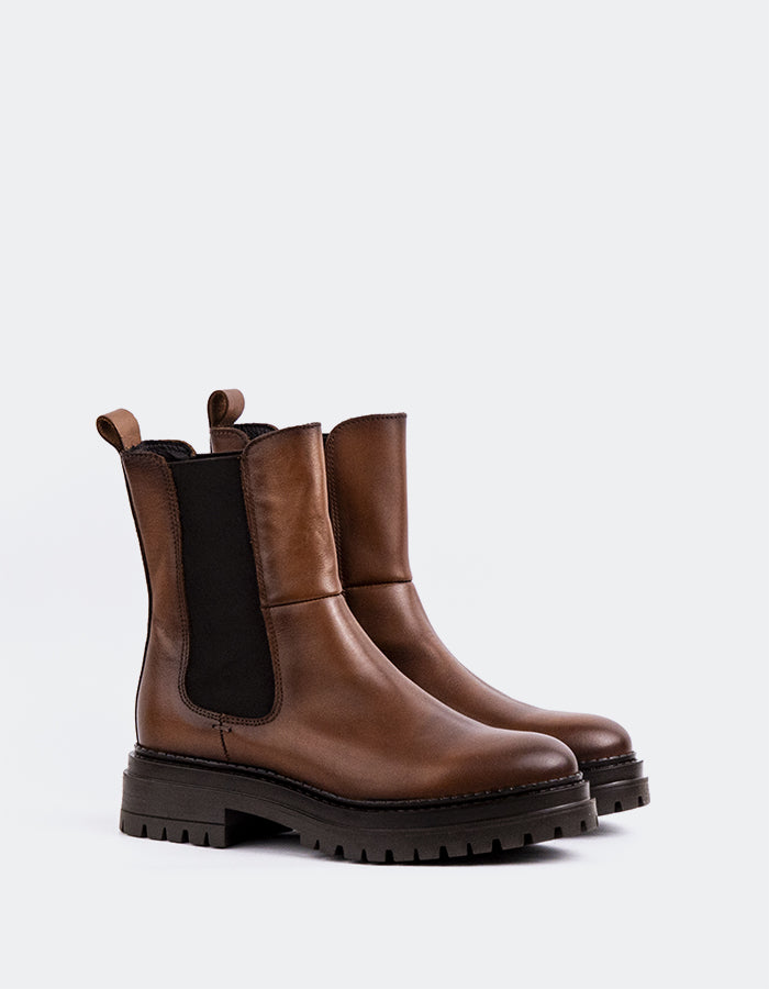 L'INTERVALLE Lavak Women's Chelsea Ankle Boots Camel Leather